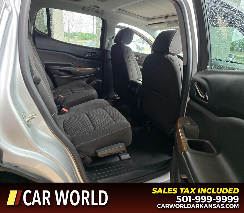 GMC Acadia Vehicle Full-screen Gallery Image 13