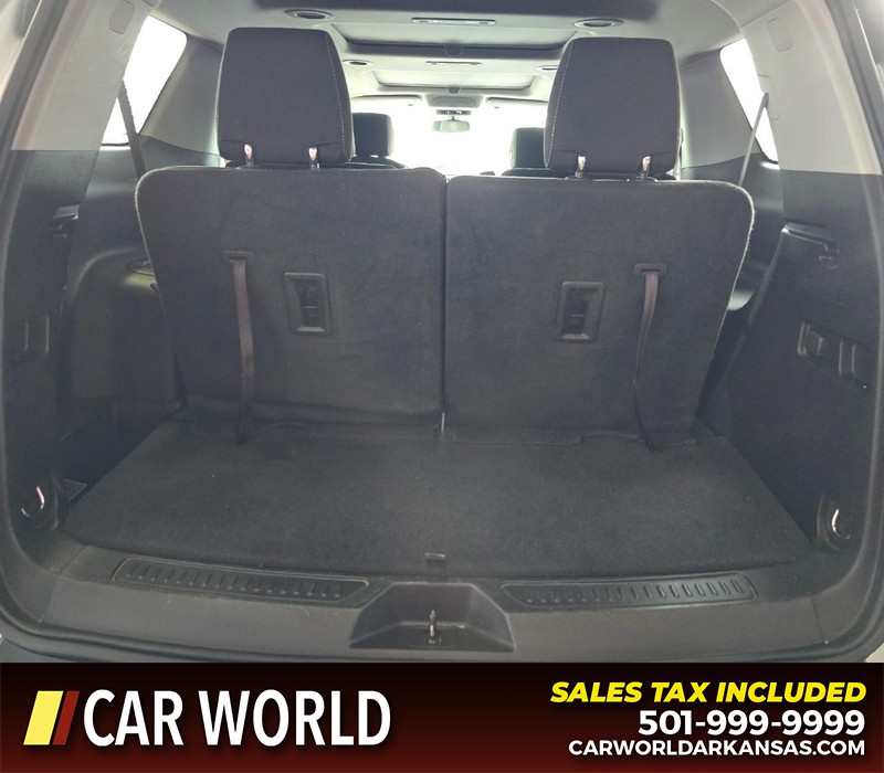 GMC Acadia Vehicle Full-screen Gallery Image 15