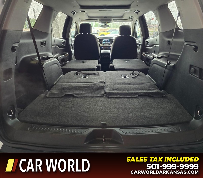 GMC Acadia Vehicle Full-screen Gallery Image 17