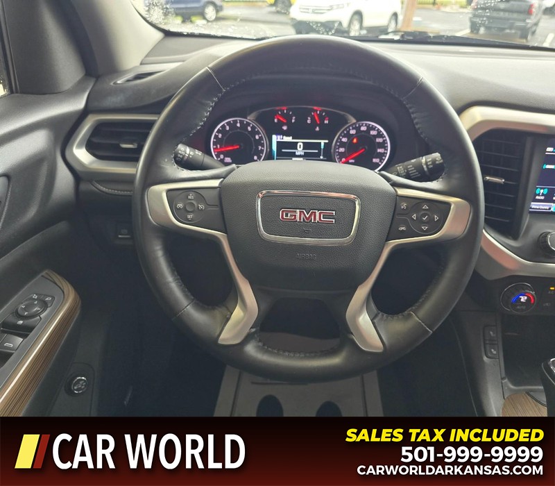GMC Acadia Vehicle Full-screen Gallery Image 18