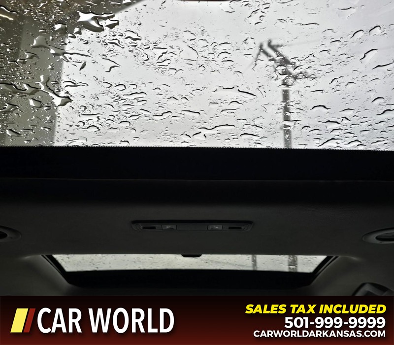 GMC Acadia Vehicle Full-screen Gallery Image 22