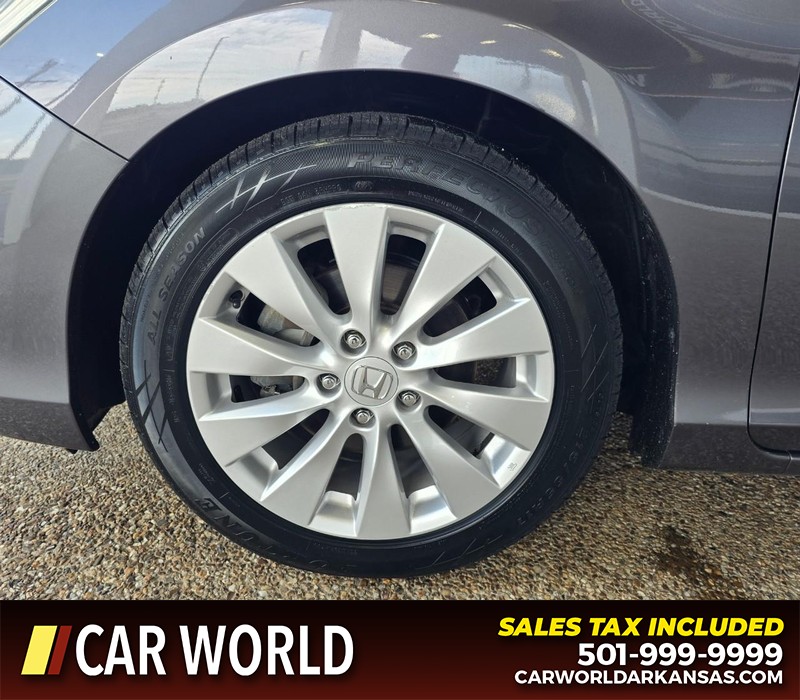 Honda Accord Sedan Vehicle Full-screen Gallery Image 6