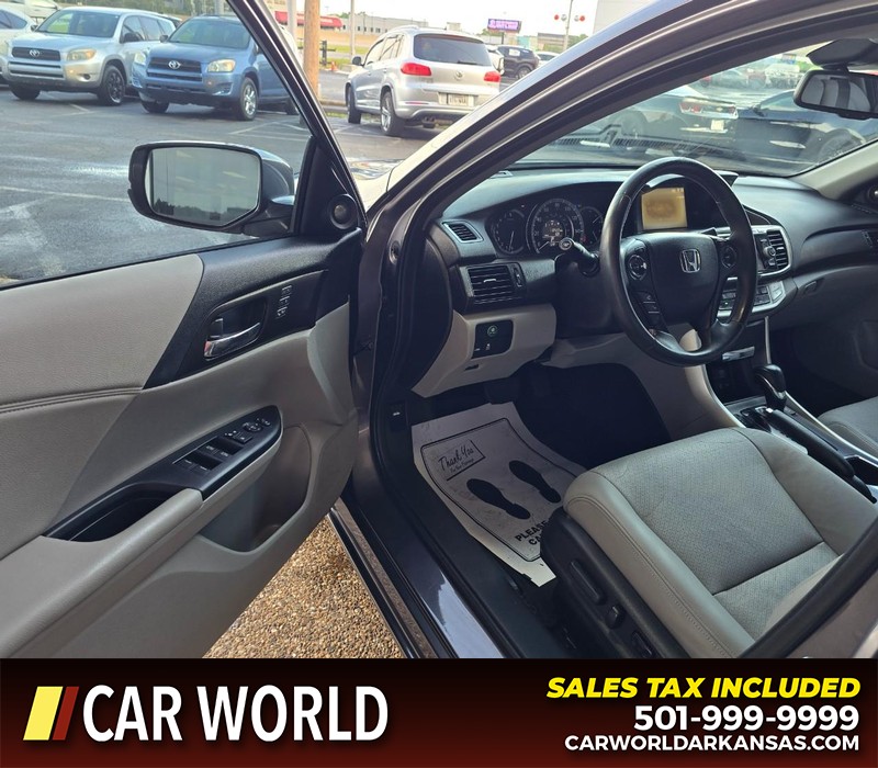 Honda Accord Sedan Vehicle Full-screen Gallery Image 7