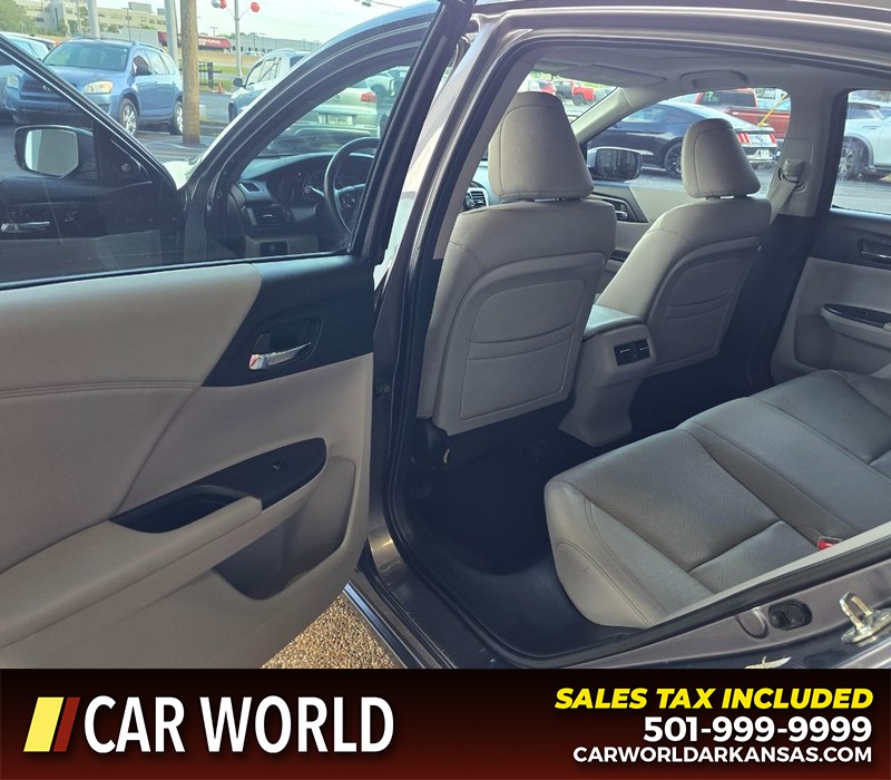 Honda Accord Sedan Vehicle Full-screen Gallery Image 9