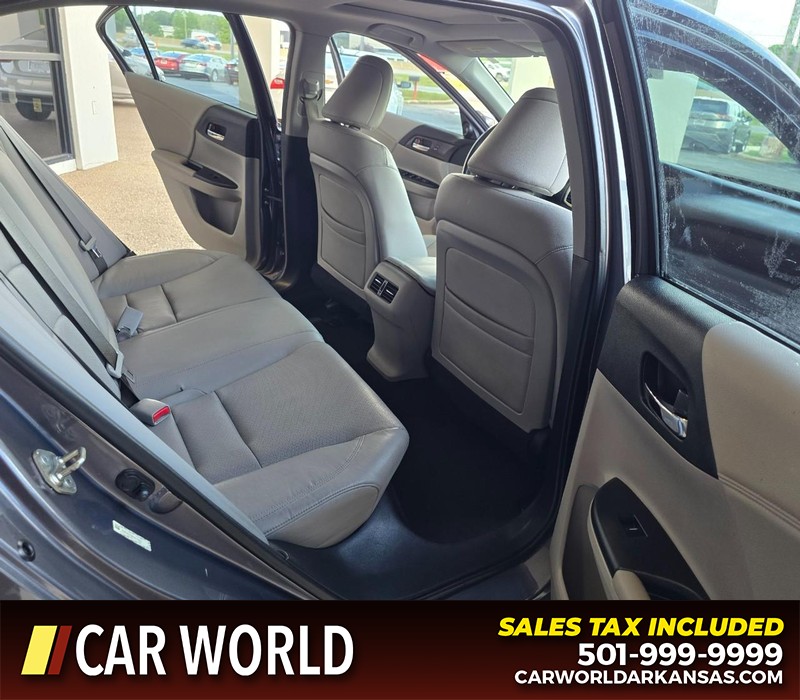 Honda Accord Sedan Vehicle Full-screen Gallery Image 12