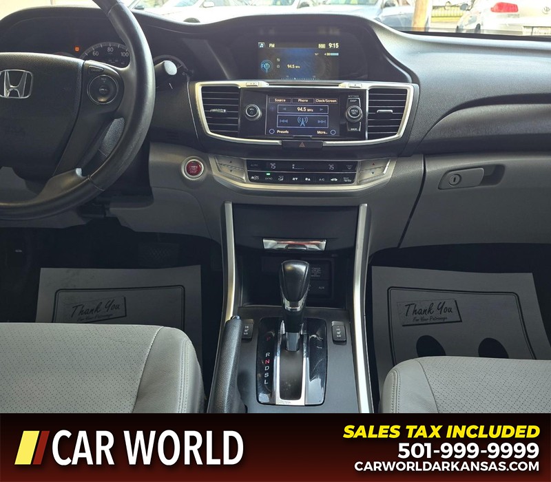 Honda Accord Sedan Vehicle Full-screen Gallery Image 17