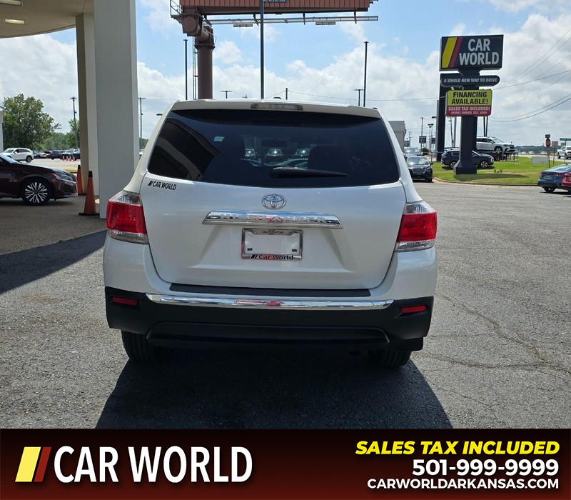 Toyota Highlander Vehicle Full-screen Gallery Image 5