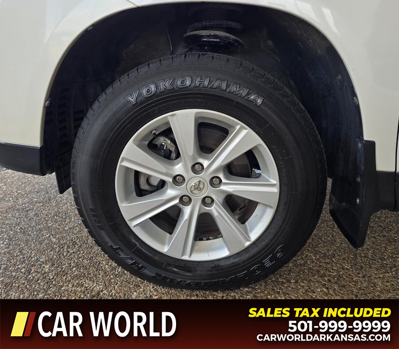 Toyota Highlander Vehicle Full-screen Gallery Image 6