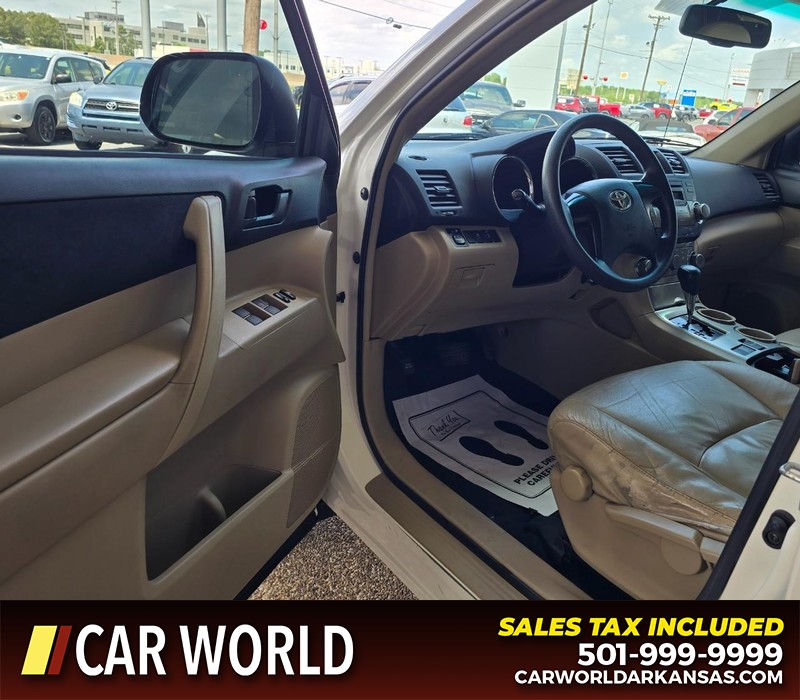 Toyota Highlander Vehicle Full-screen Gallery Image 7