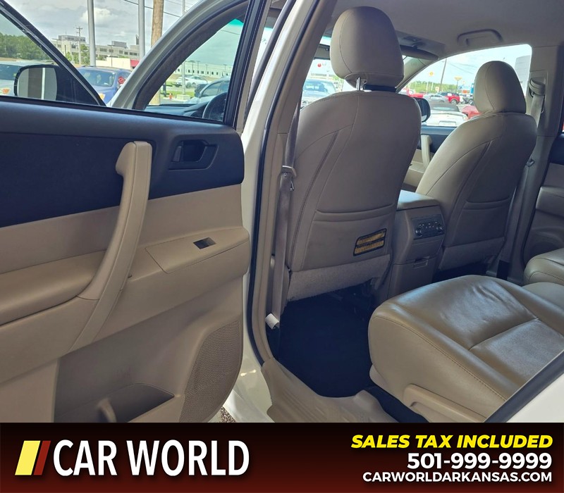 Toyota Highlander Vehicle Full-screen Gallery Image 9