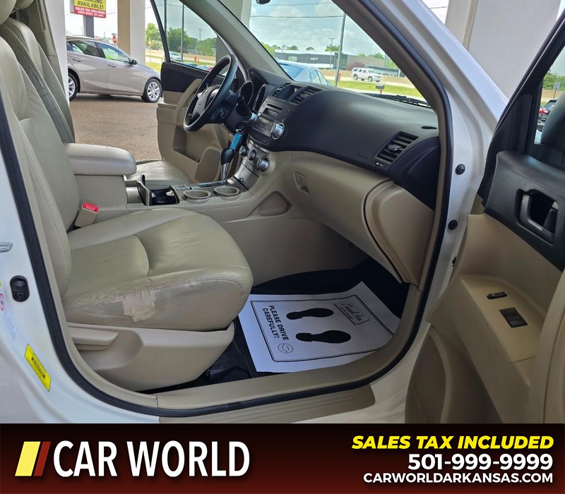 Toyota Highlander Vehicle Full-screen Gallery Image 12