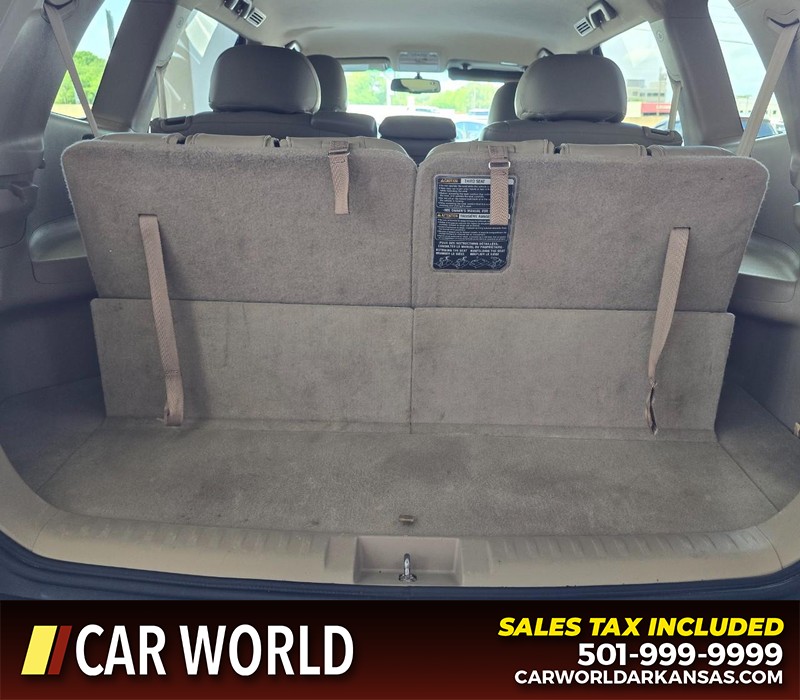 Toyota Highlander Vehicle Full-screen Gallery Image 15
