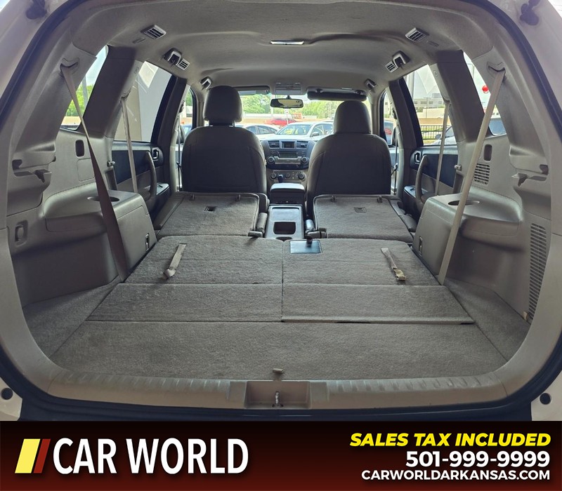 Toyota Highlander Vehicle Full-screen Gallery Image 17