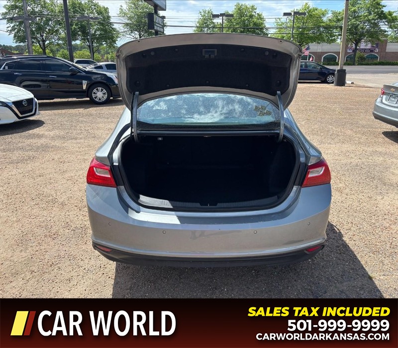 Chevrolet Malibu Vehicle Full-screen Gallery Image 5