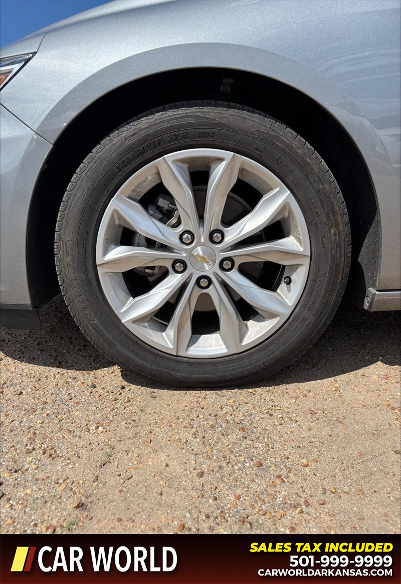 Chevrolet Malibu Vehicle Full-screen Gallery Image 11