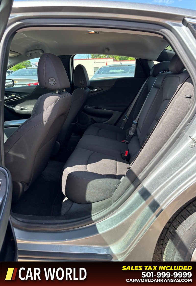 Chevrolet Malibu Vehicle Full-screen Gallery Image 15