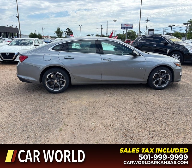 Chevrolet Malibu Vehicle Full-screen Gallery Image 2