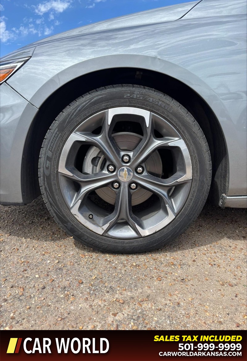 Chevrolet Malibu Vehicle Full-screen Gallery Image 11