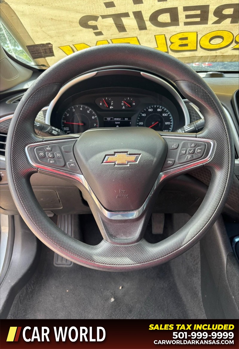 Chevrolet Malibu Vehicle Full-screen Gallery Image 19