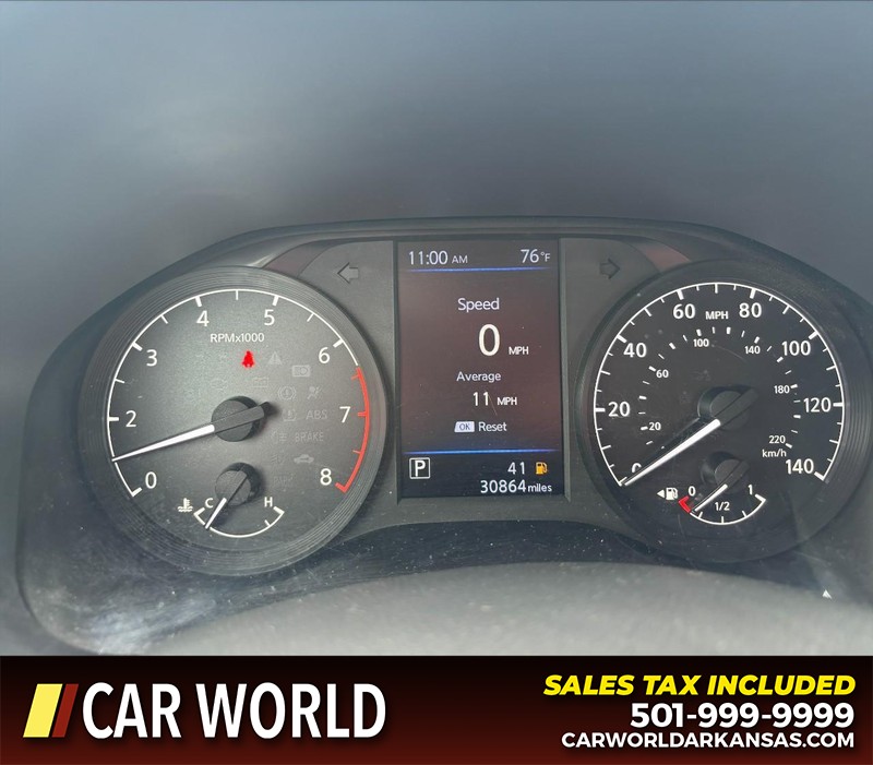 Nissan Altima Vehicle Full-screen Gallery Image 20