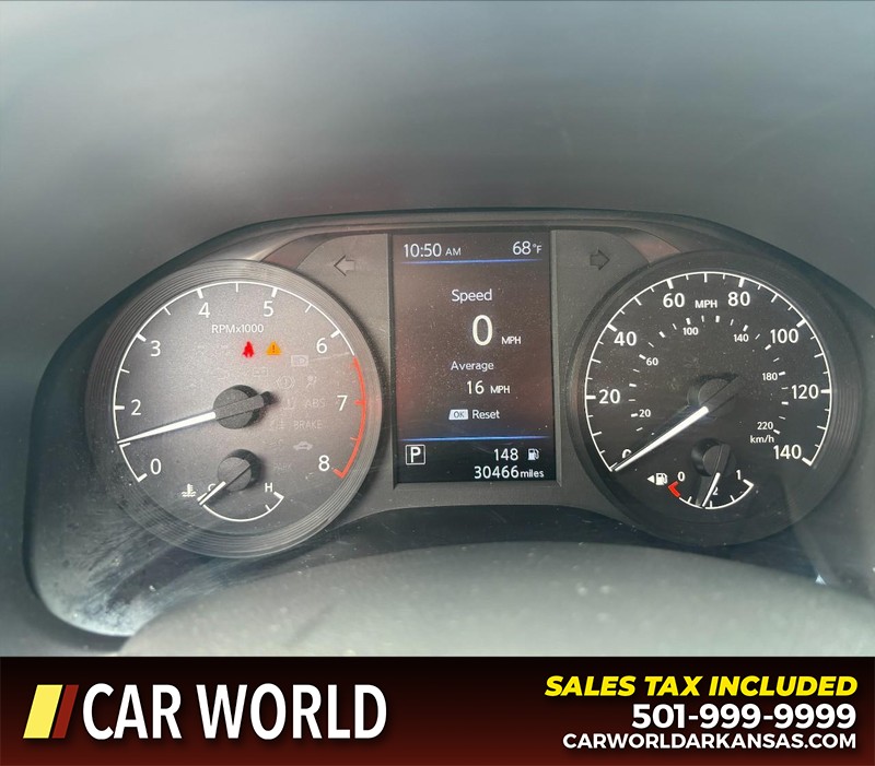 Nissan Altima Vehicle Full-screen Gallery Image 20