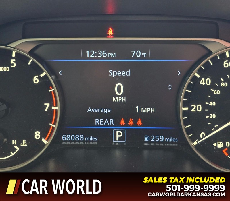 Nissan Altima Vehicle Full-screen Gallery Image 16