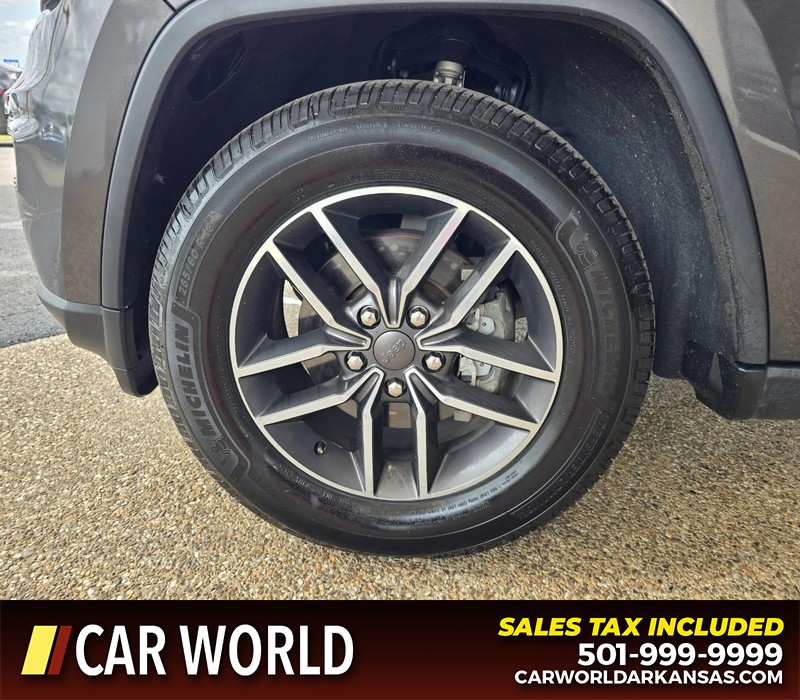 Jeep Grand Cherokee Vehicle Full-screen Gallery Image 6