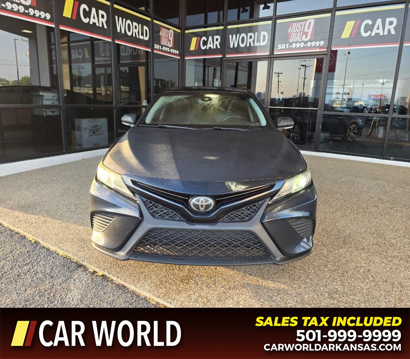 Toyota Camry Vehicle Full-screen Gallery Image 2