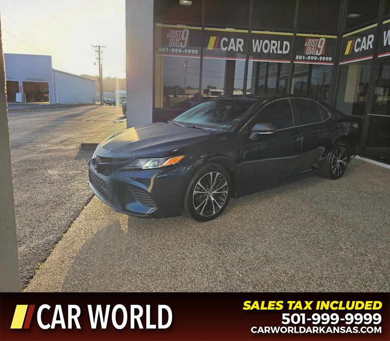 Toyota Camry Vehicle Full-screen Gallery Image 3