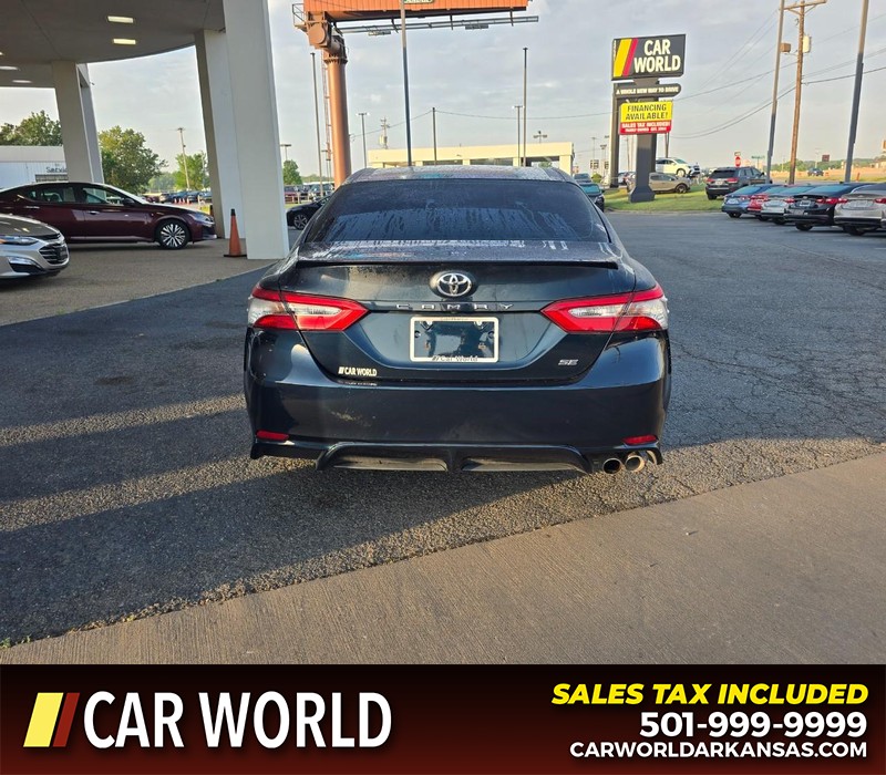 Toyota Camry Vehicle Full-screen Gallery Image 5