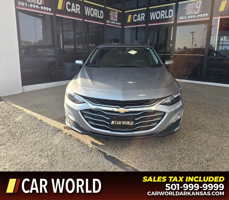 Chevrolet Malibu Vehicle Full-screen Gallery Image 2