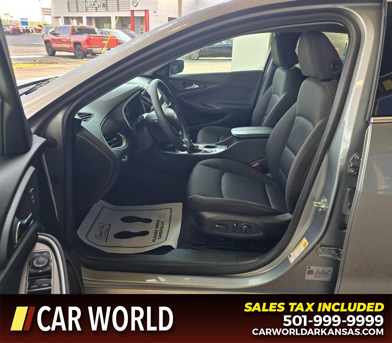 Chevrolet Malibu Vehicle Full-screen Gallery Image 8