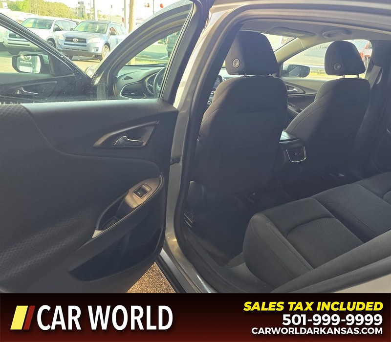 Chevrolet Malibu Vehicle Full-screen Gallery Image 9