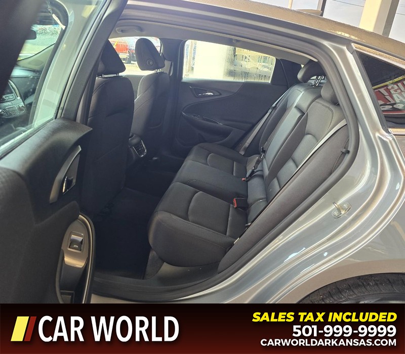 Chevrolet Malibu Vehicle Full-screen Gallery Image 10