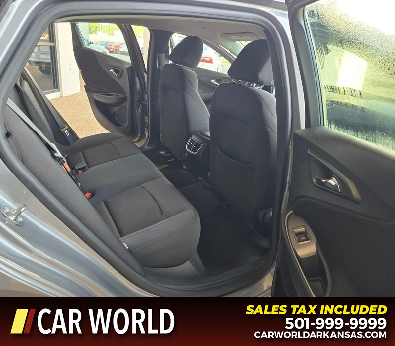 Chevrolet Malibu Vehicle Full-screen Gallery Image 12