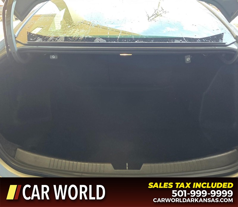 Chevrolet Malibu Vehicle Full-screen Gallery Image 13