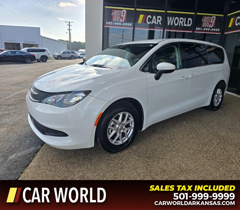 Chrysler Voyager Vehicle Full-screen Gallery Image 3