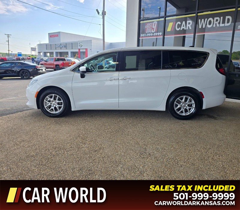 Chrysler Voyager Vehicle Full-screen Gallery Image 4