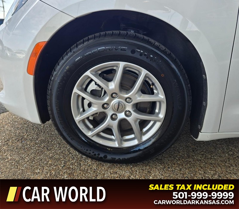 Chrysler Voyager Vehicle Full-screen Gallery Image 6