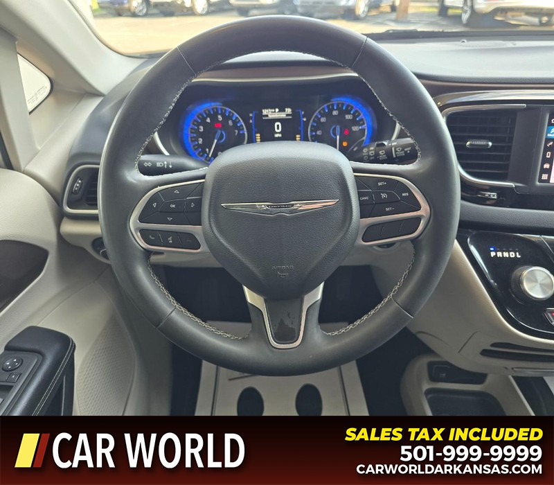 Chrysler Voyager Vehicle Full-screen Gallery Image 19