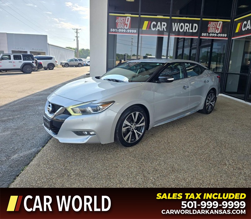 Nissan Maxima Vehicle Full-screen Gallery Image 3