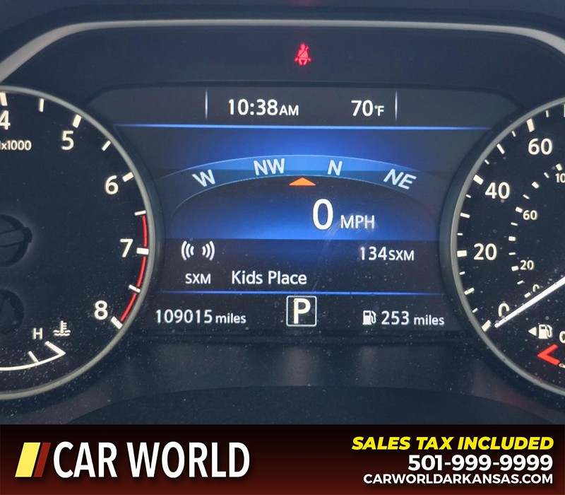 Nissan Maxima Vehicle Full-screen Gallery Image 16