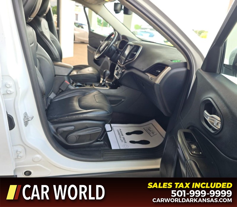 Jeep Cherokee Vehicle Full-screen Gallery Image 11