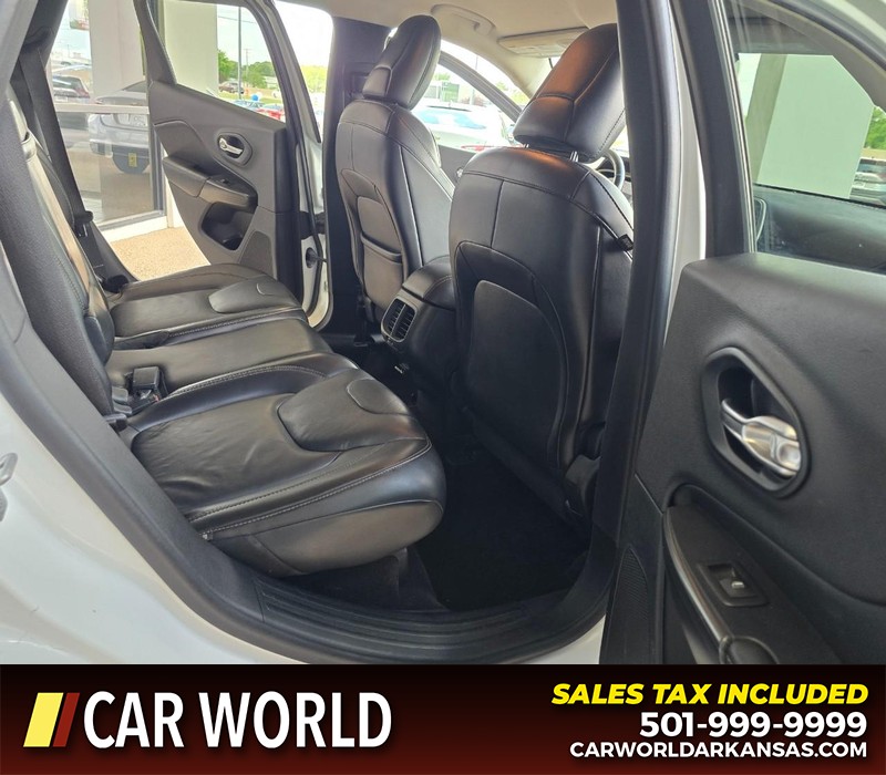 Jeep Cherokee Vehicle Full-screen Gallery Image 12