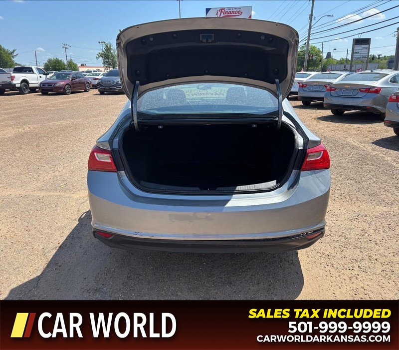 Chevrolet Malibu Vehicle Full-screen Gallery Image 5