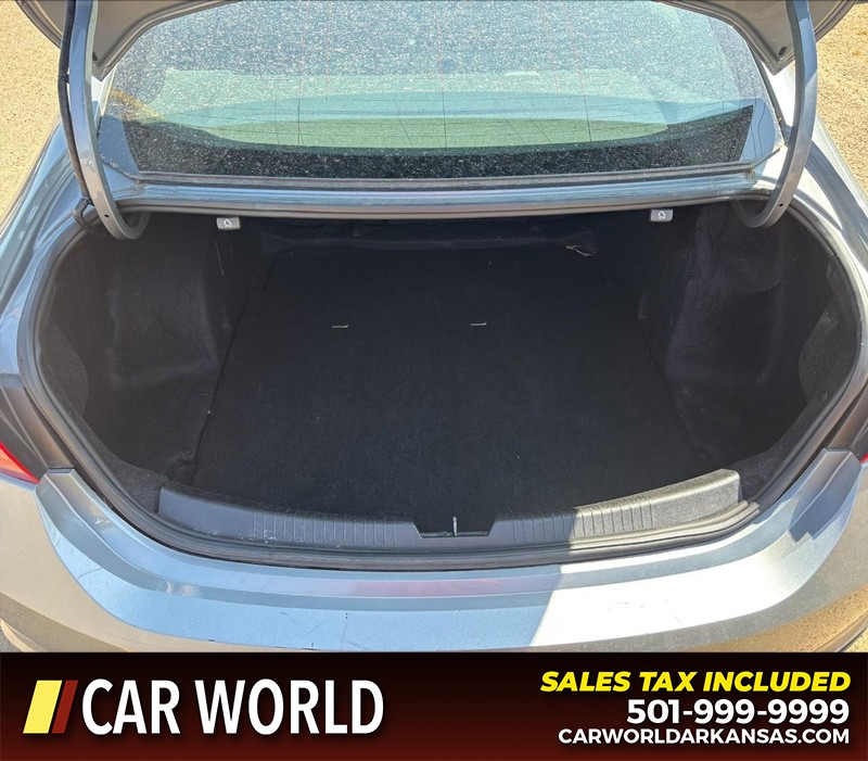 Chevrolet Malibu Vehicle Full-screen Gallery Image 6