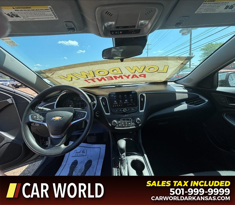 Chevrolet Malibu Vehicle Full-screen Gallery Image 16