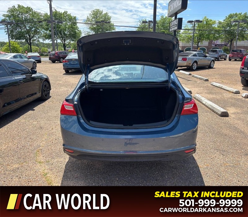 Chevrolet Malibu Vehicle Full-screen Gallery Image 5