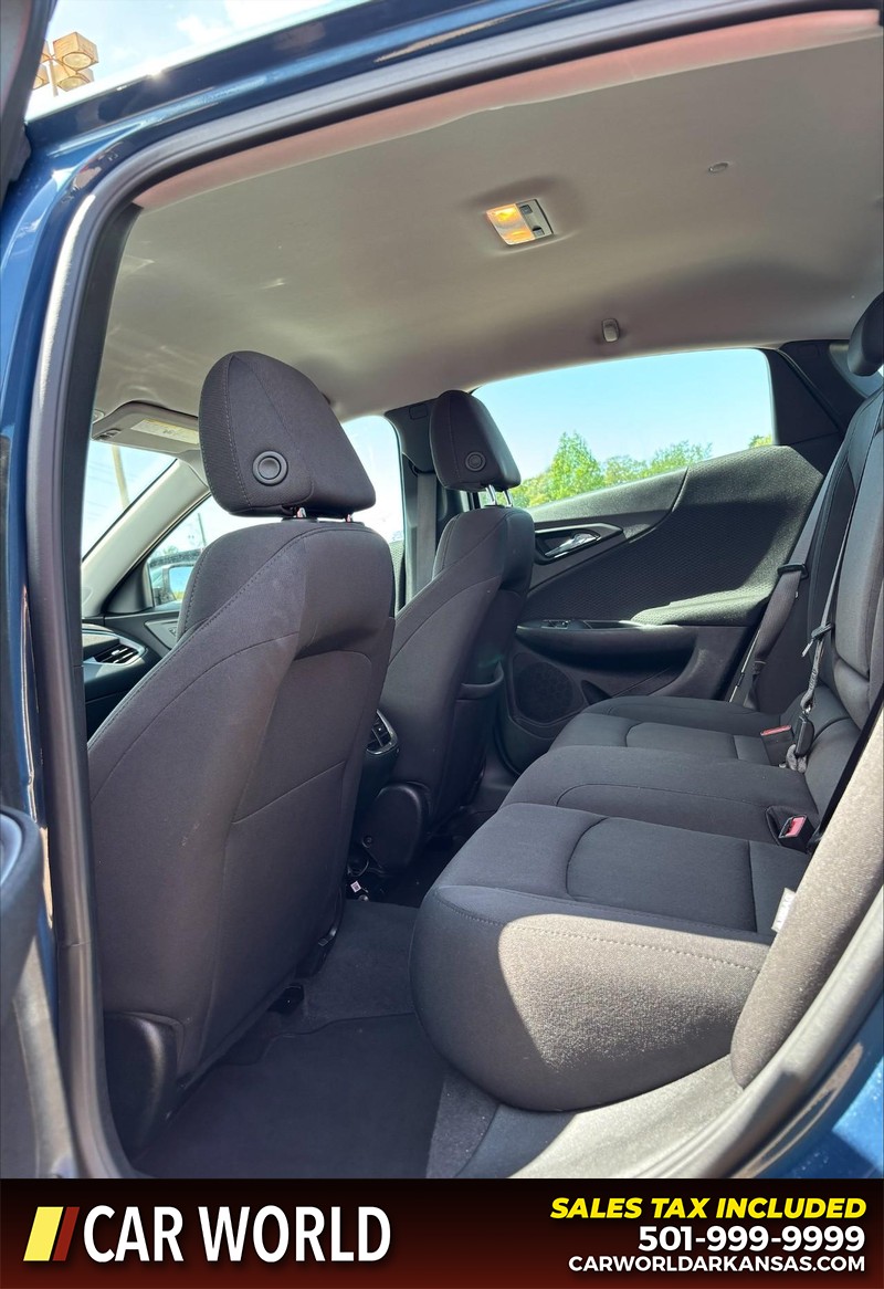 Chevrolet Malibu Vehicle Full-screen Gallery Image 15