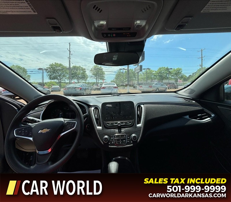 Chevrolet Malibu Vehicle Full-screen Gallery Image 16